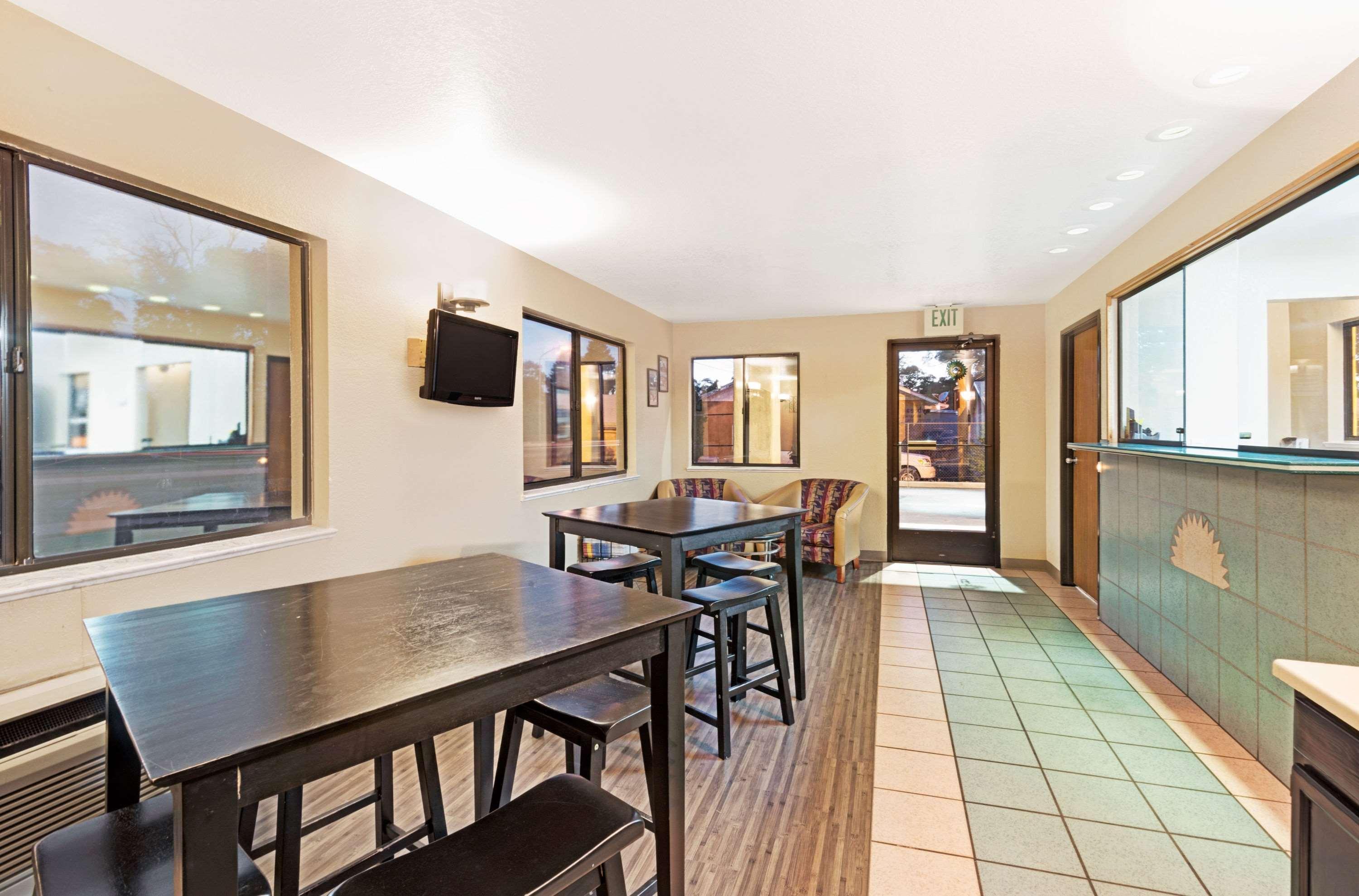 Hotel Days By Wyndham Espanola